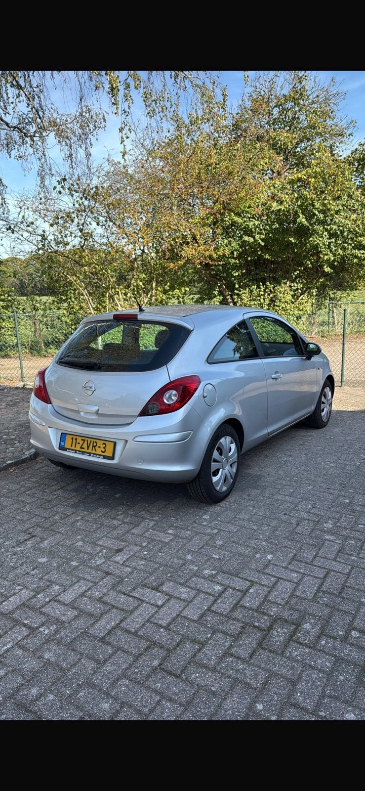 Opel Corsa 1.4 16V 3D AUT 2011 Grijs, Auto's, 1398 cc, 4 cilinders, 100 pk, 49 €/maand