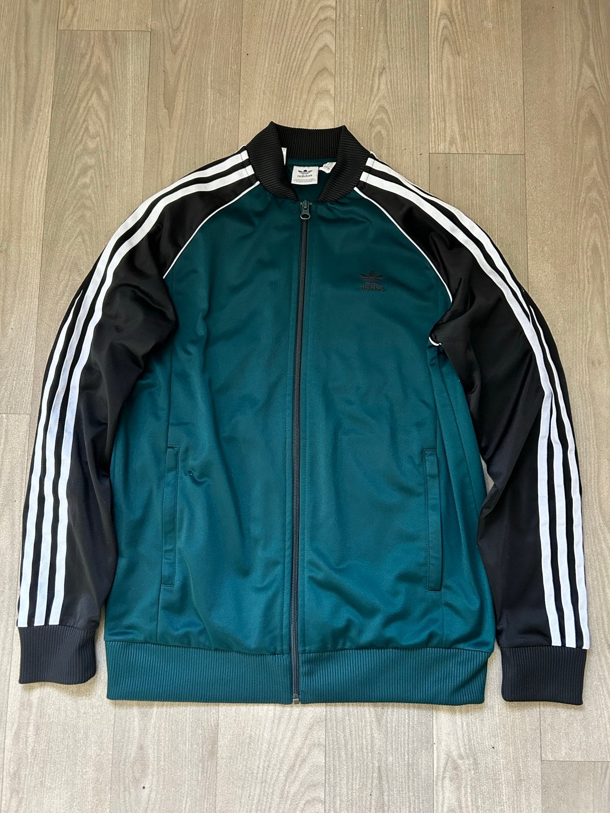 Adidas Trainingsjack Groen Zwart Maat 176, Ophalen of Verzenden, Zo goed als nieuw, Jongen, Trui of Vest