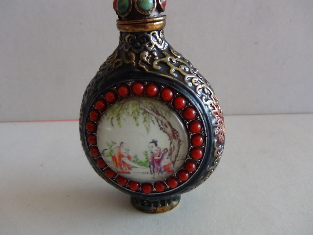 Chinese parfumflesje handbeschilderd 2 zijden L3d, Antiek en Kunst, Verzenden