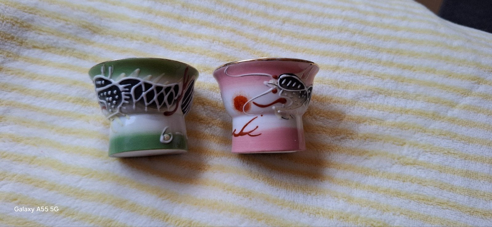 Twee sake glaasjes erotische plaatjes, Ophalen of Verzenden