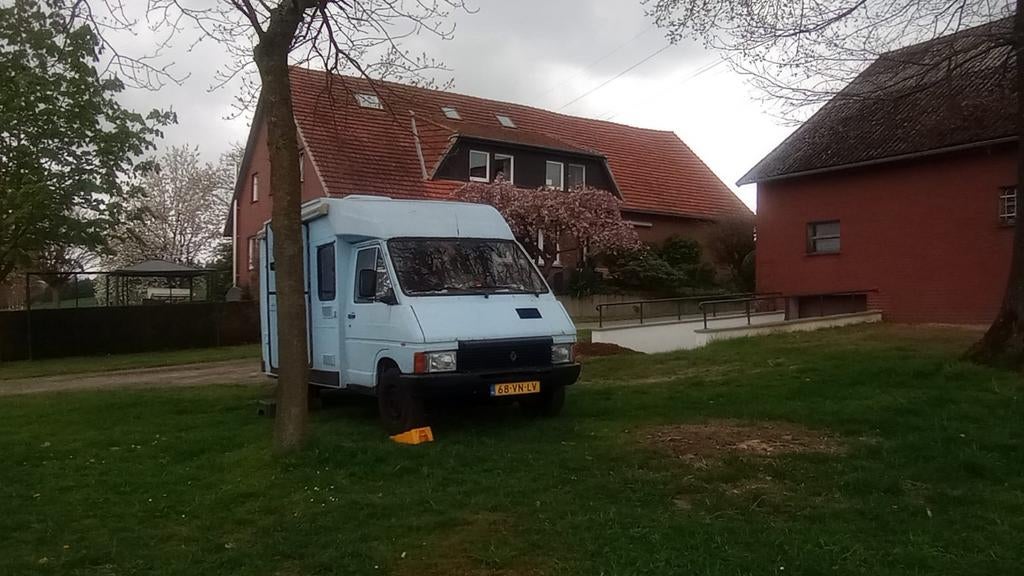 Compacte opknapper camper T1300d APK tot okt 2027 !, Caravans en Kamperen, Campers, Chemisch toilet, Buscamper of Camperbus, Particulier