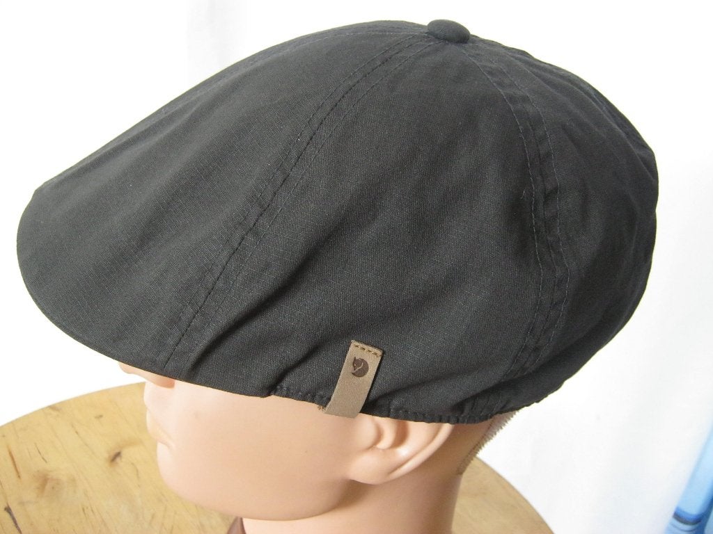 donker grijze platte pet  Övik flat capt  S/m Fjalraven , Fjallraven, Ophalen of Verzenden, Gedragen, Pet