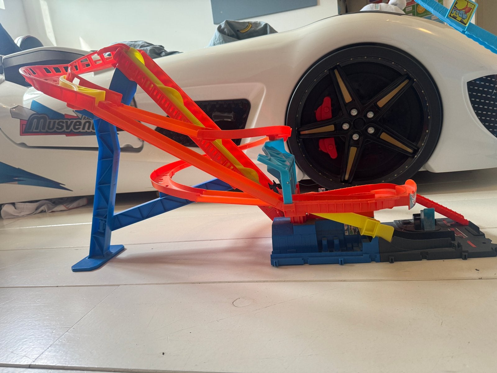 Hotwheels elektrische baan en  handmatige dinolooping, Kinderen en Baby's, Speelgoed | Racebanen, Ophalen of Verzenden, Hot Wheels
