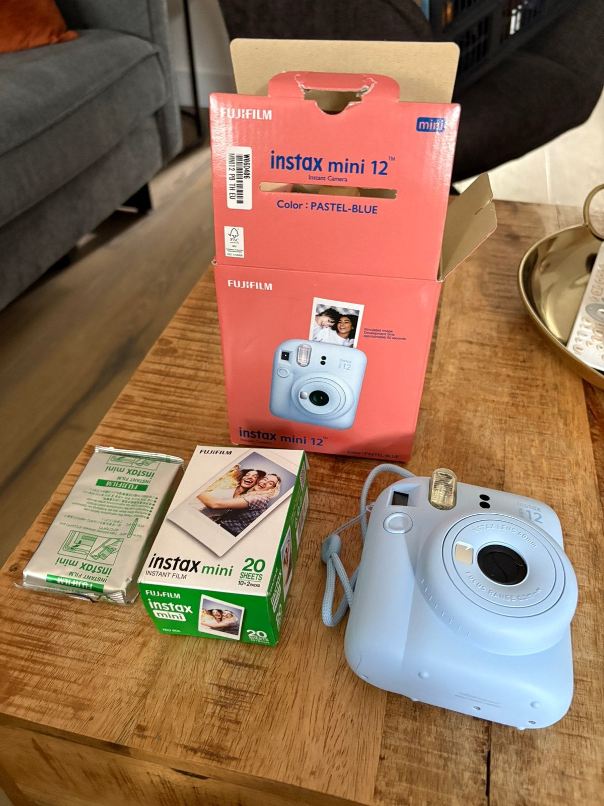 FUJIFILM instax mini Pastel Blue met 37 vellen erbij, Ophalen of Verzenden, Zo goed als nieuw, Polaroid, Fuji