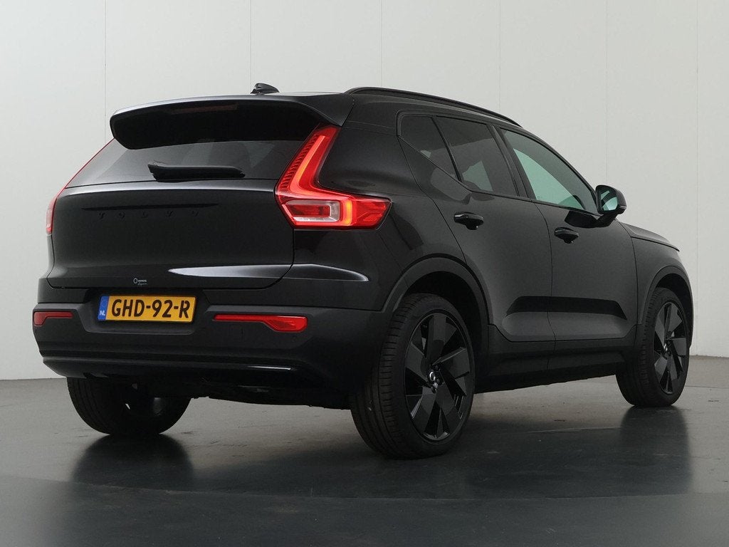 Volvo EX40 Single Motor Extended Range Plus Black Ed. 82 kWh, Auto's, Volvo, Automaat, Automatische klimaatregeling, Gebruikt