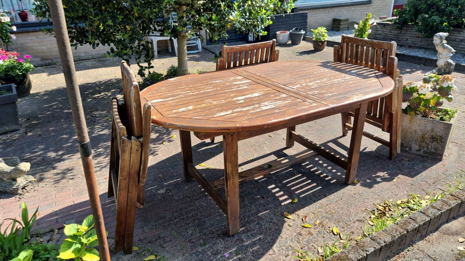 Gratis houten tuintafel met 3 stoelen, Tuin en Terras, Tuintafels, Ophalen of Verzenden, Gebruikt, Ovaal, Hout