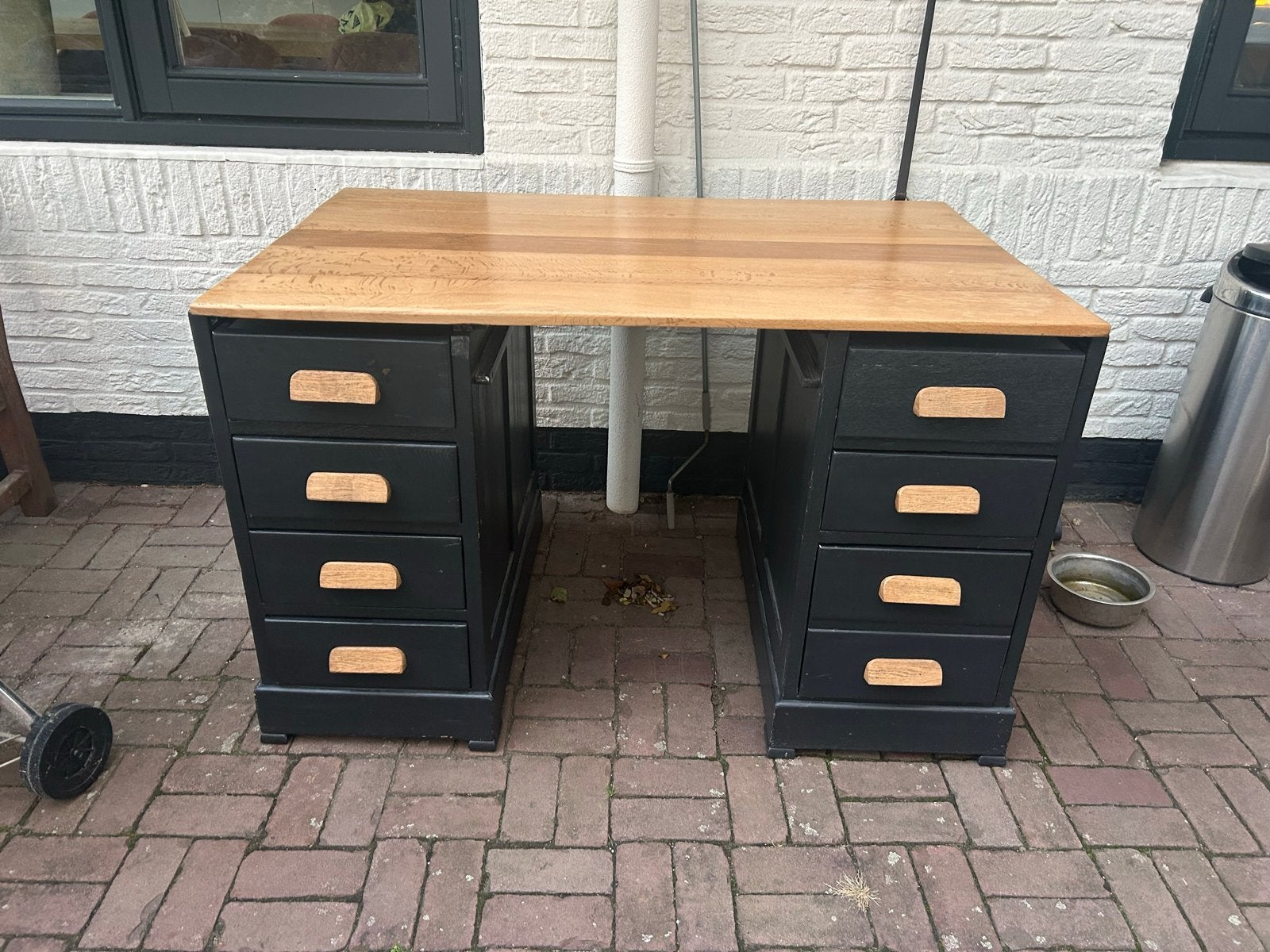 Robuust bureau met lades - Zwart met houten blad, Huis en Inrichting, Ophalen, Zwart, Gebruikt, Computerbureau