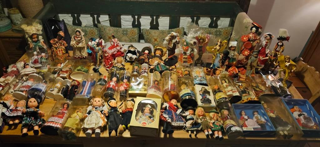 Grote verzameling klederdrachtpoppen, Verzamelen, Ophalen of Verzenden, Overige typen
