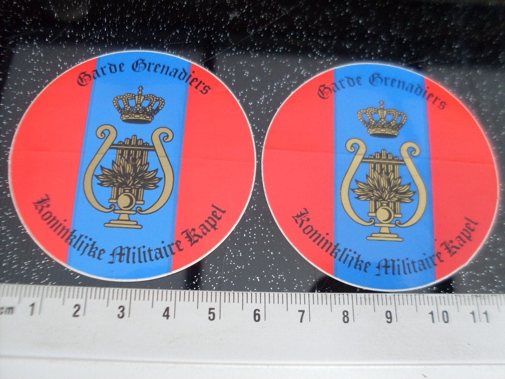 2x sticker koninklijke militaire kapel garde grenadiers logo, Verzenden, Zo goed als nieuw, Bedrijf of Vereniging