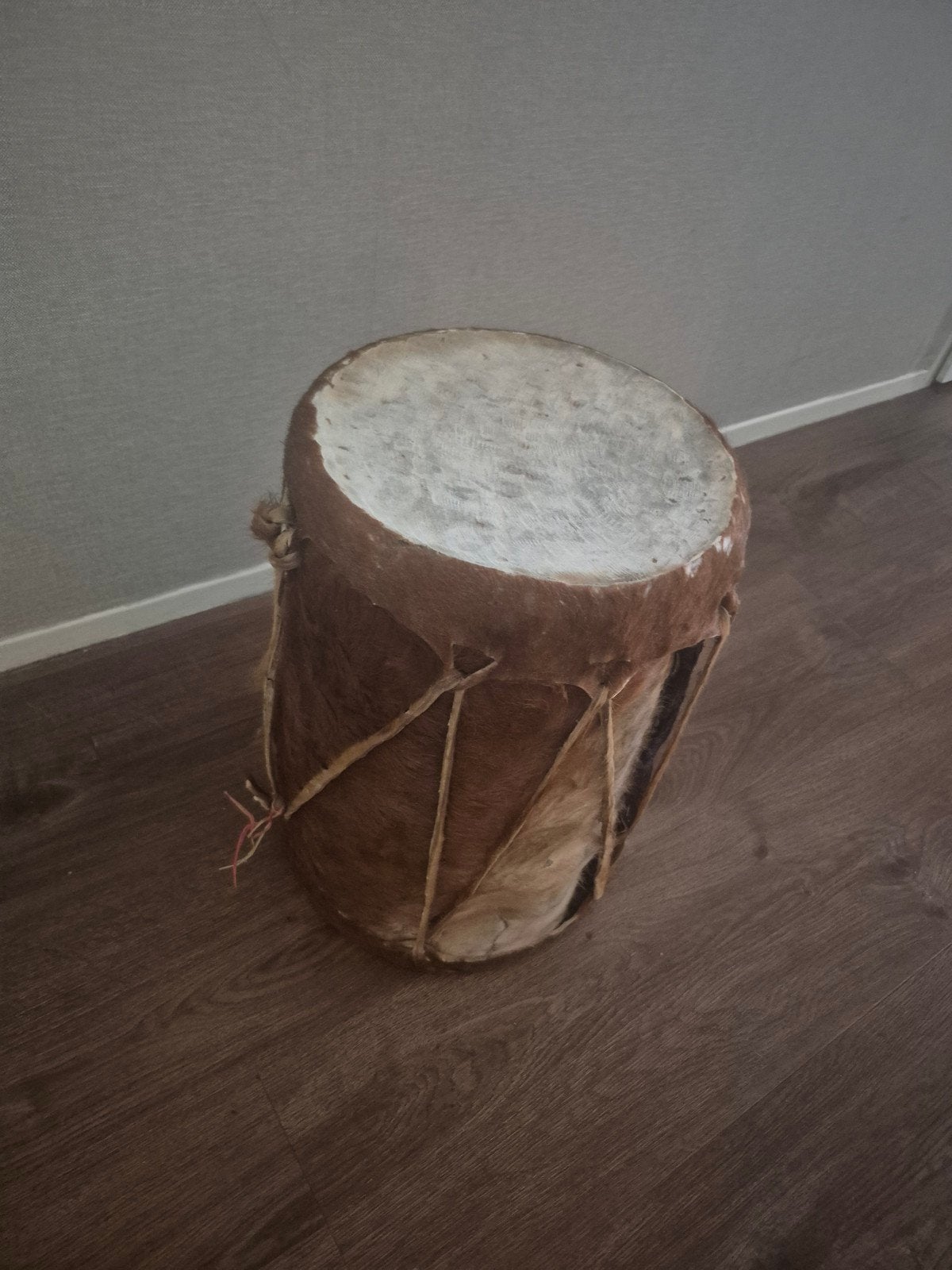 Vintage Afrikaanse trommel - Handgemaakt, Antiek en Kunst, Curiosa en Brocante, Ophalen of Verzenden