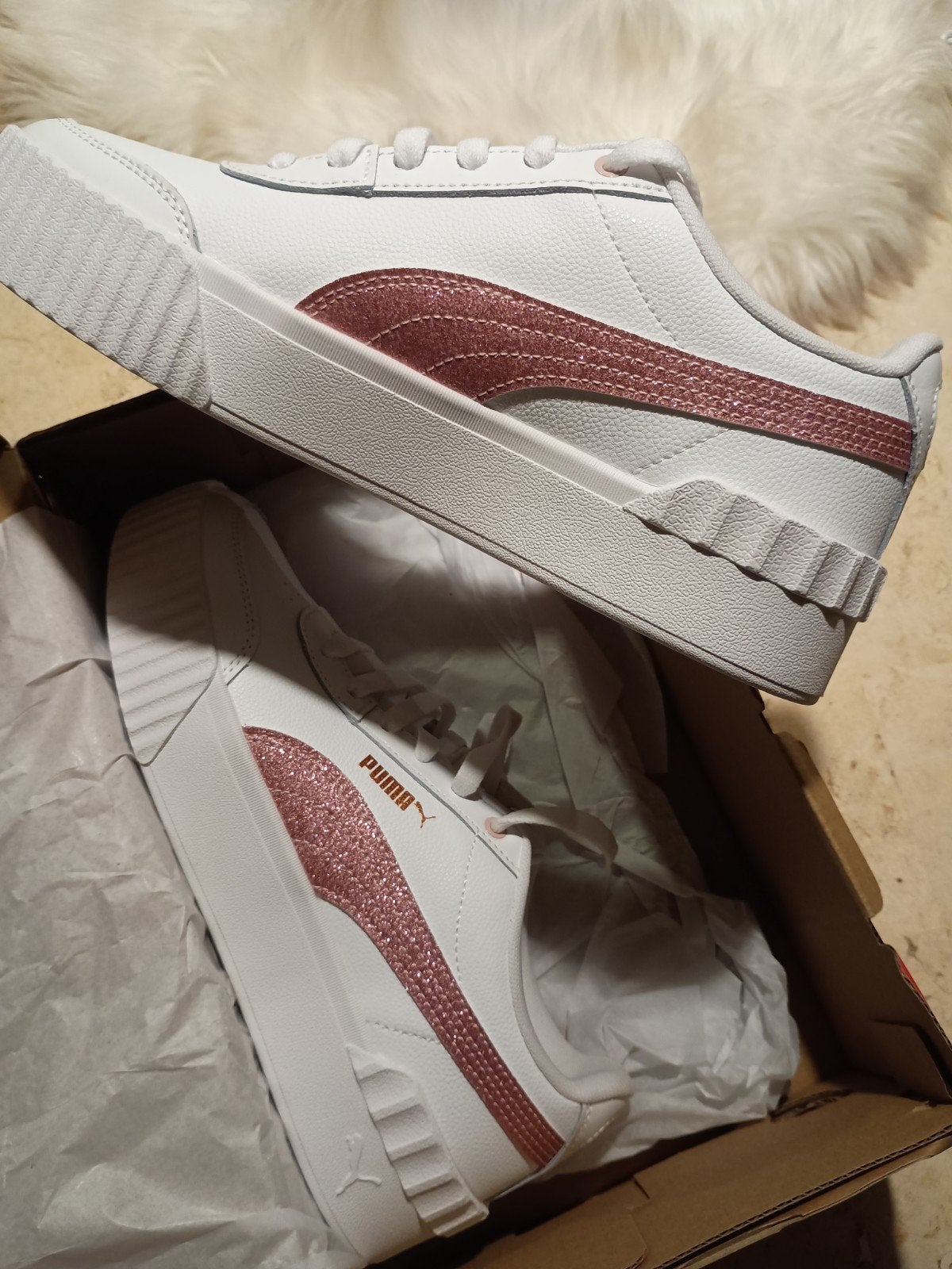 Mooie Puma sneakers, nieuw in de doos! Softfoam+, Kleding | Dames, Schoenen, Puma, Wit, Nieuw, Ophalen of Verzenden