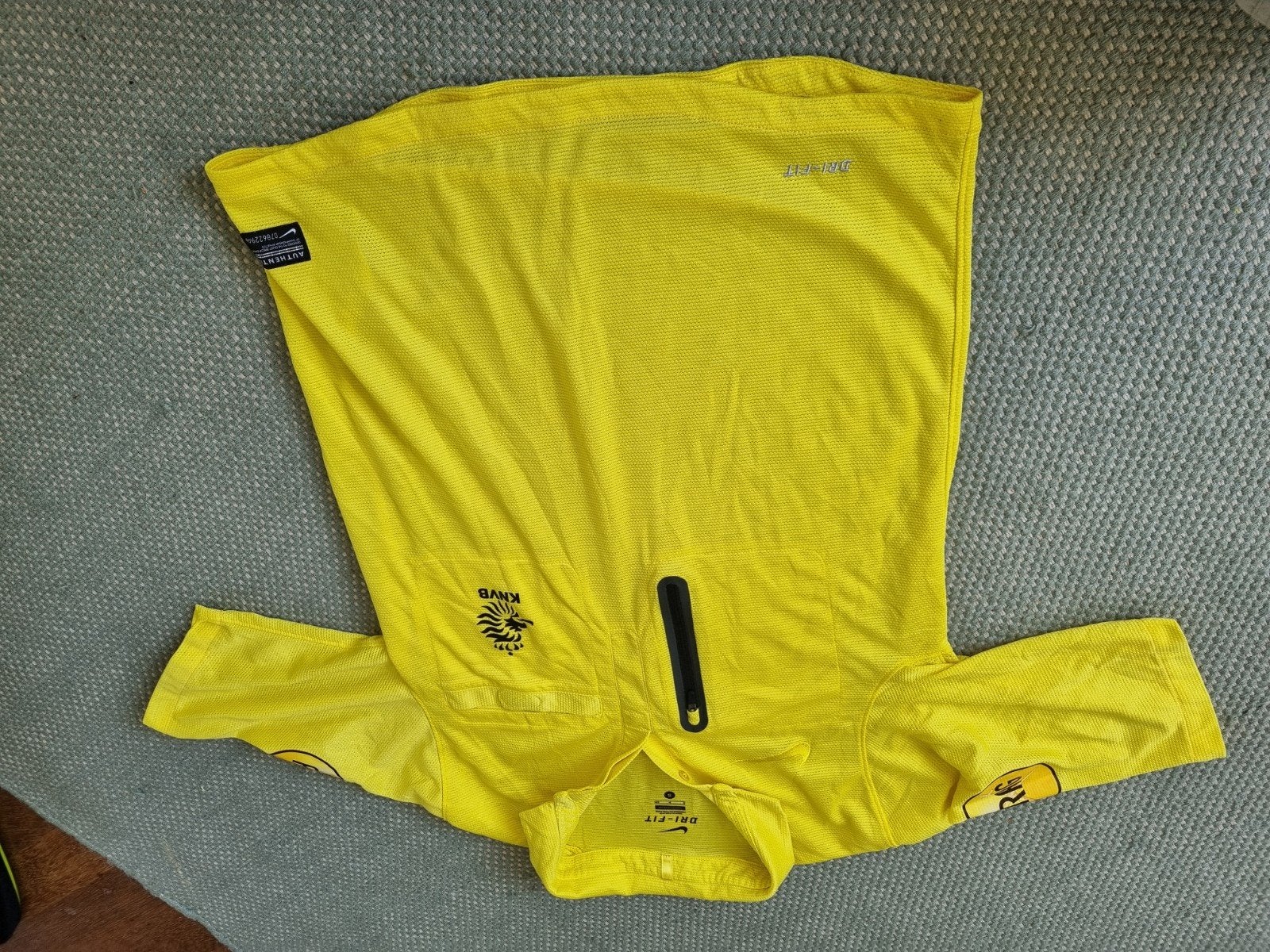 KNVB Scheidsrechter Voetbalshirt Maat S Heren Topstaat Nike, Geel, Overige typen, Nike, Ophalen of Verzenden