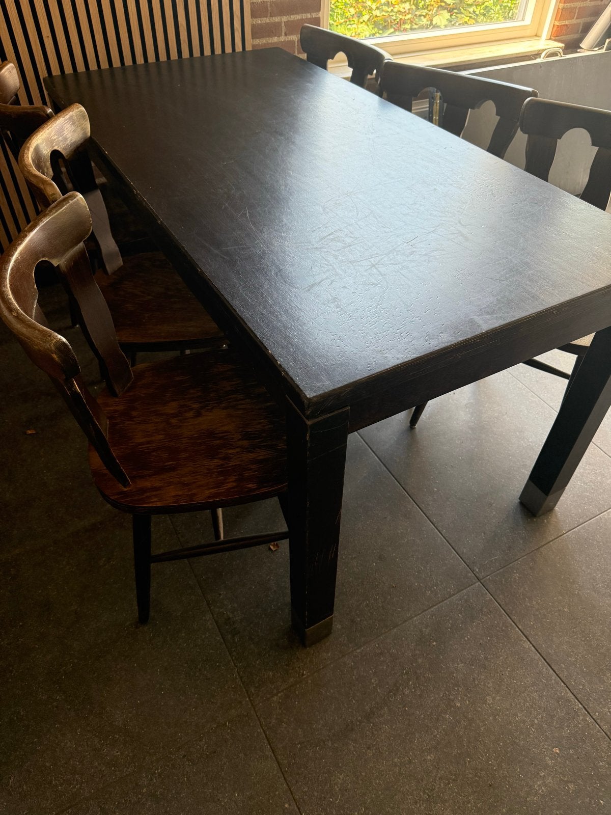 Eettafel met 6 stoelen - Donkerbruin hout, Antiek en Kunst, Ophalen