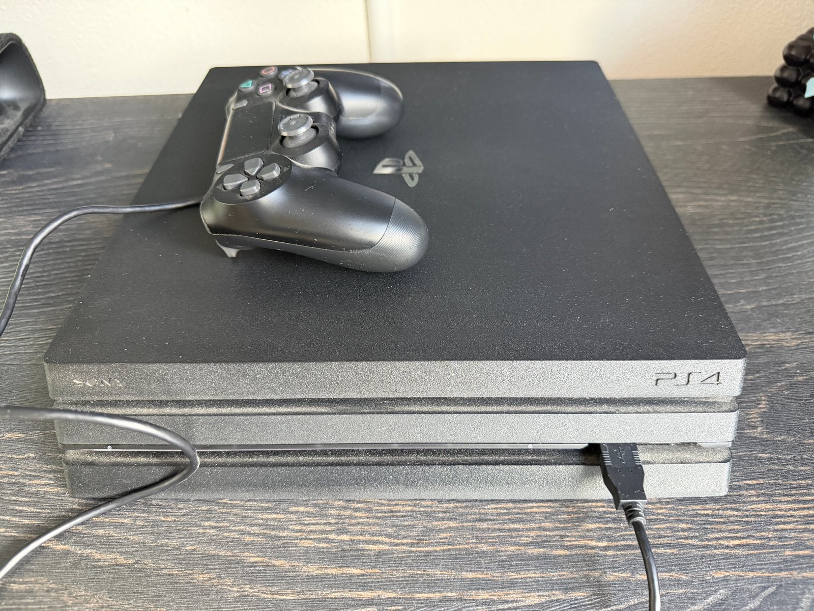 PlayStation 4 Pro (CUH-7216B) + 1 controller + 5 Games, 1 speler, Ophalen of Verzenden, Zo goed als nieuw, Vanaf 3 jaar