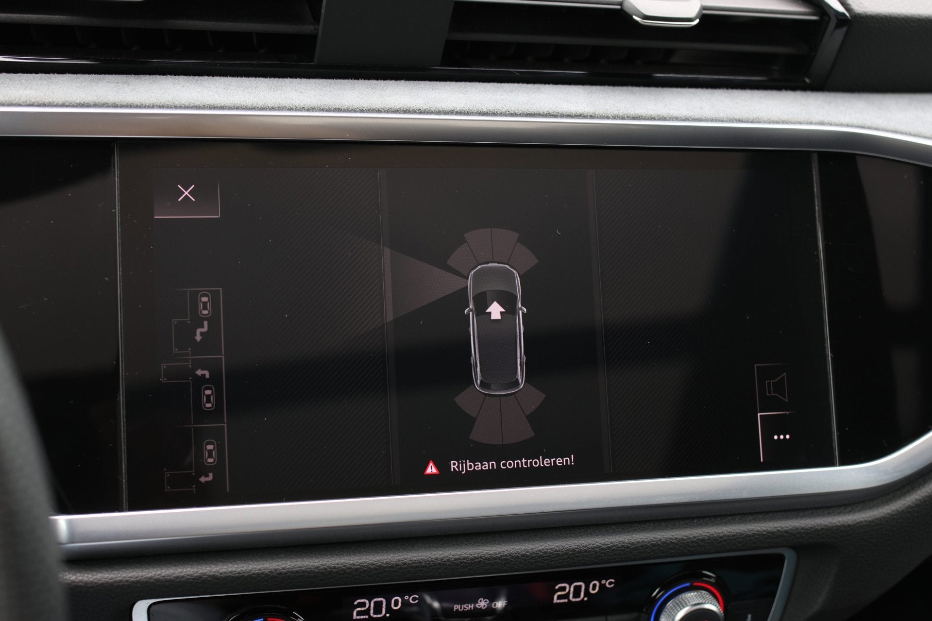 Foto 53 van Audi Q3 40 TFSI Quattro S-Line *Pano*360 Camera*Keyless*Trek