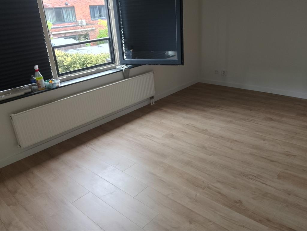 4€ laminaat leggen + ondervloer + plinten, 50 tot 150 cm, Ophalen of Verzenden, 10 m² of meer, 10 tot 30 cm