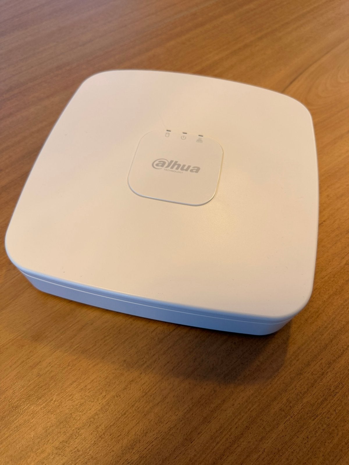 Dahua NVR4104 4-kanaals recorder met 3TB SkyHawk HDD, Ophalen of Verzenden, Gebruikt, Buitencamera