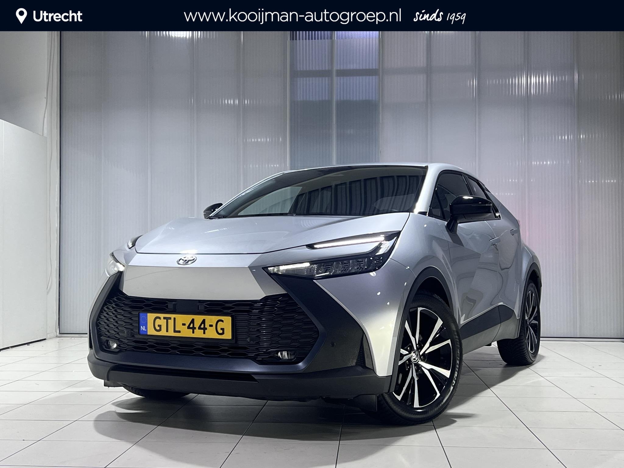 Toyota C-HR 1.8 Hybrid 140 Dynamic Camera, 18'' LM Velgen, A, Dealer onderhouden, Stof, Euro 6, 4 cilinders