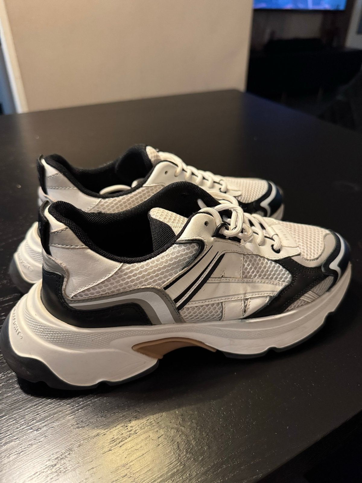Nubikk schoenen maat 40 - Witte sneakers, Kleding | Dames, Schoenen, Ophalen of Verzenden, Gedragen, Wit, Sneakers of Gympen