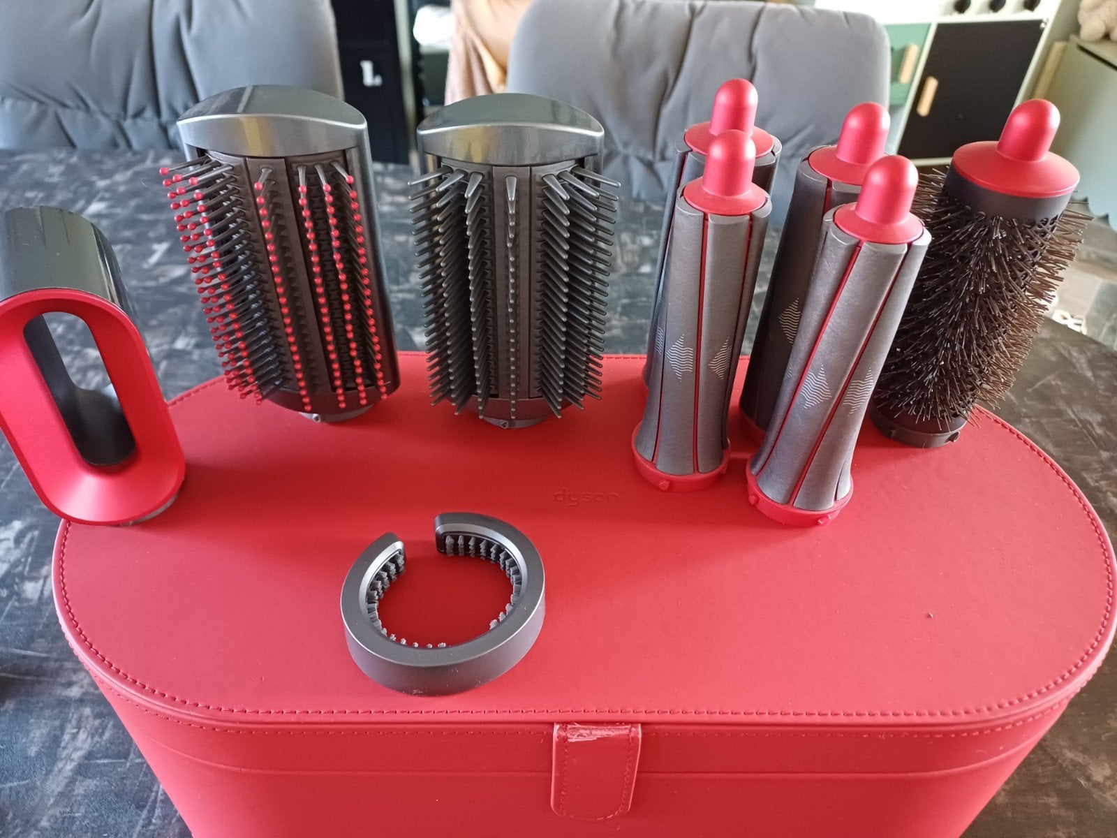 Dyson Airwrap Complete met accessoires en reisetui, Ophalen, Zo goed als nieuw, Krultang of Stijltang