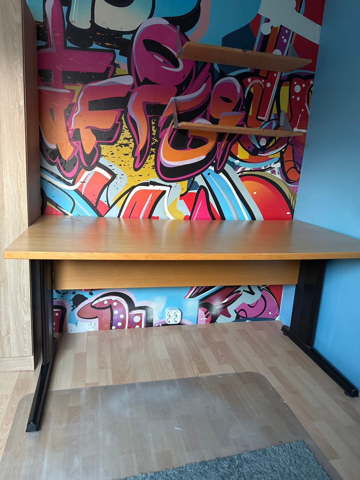 GRATIS Houten bureau met metalen onderstel, Ophalen, Gebruikt, Hout, Bruin