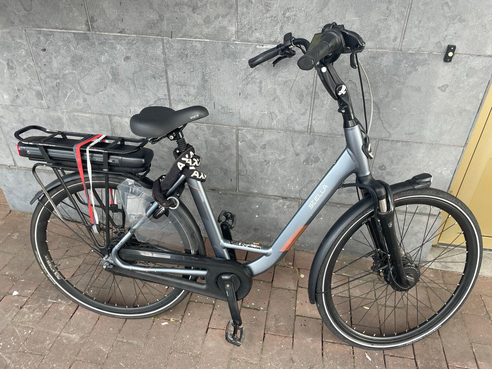 Stella e bike, Gebruikt, 51 tot 55 cm, 30 tot 50 km per accu, Ophalen