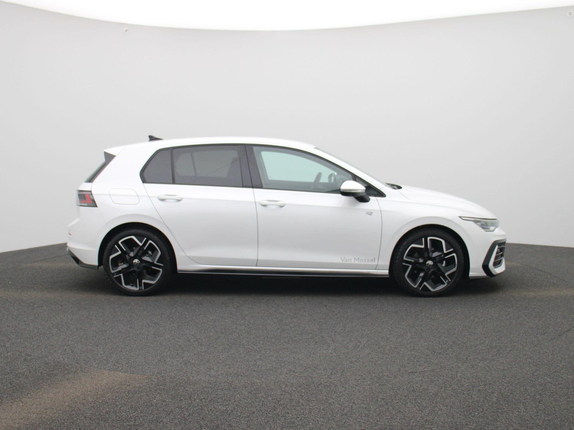 Volkswagen Golf 1.5 eTSI R-Line Edition | Automaat | Navigat, Auto's, Volkswagen, 12 maanden, Stof, 1498 cc, 116 pk