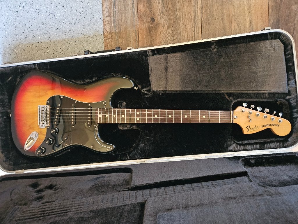 Fender Stratocaster, Ophalen, Zo goed als nieuw, Solid body, Fender