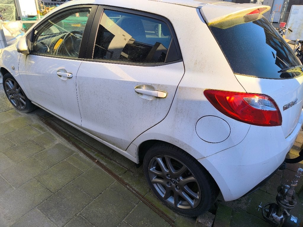 Mazda 2 1.3 Bifuel 62KW/84pk 5DRS 2013 Wit LPG, Auto's, Voorwielaandrijving, 37 €/maand, 4 cilinders, Wit