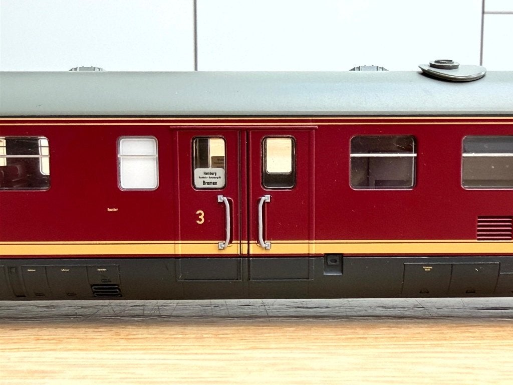 Foto 6 van DB dieseltreinstel VT12.5 - Music Edition (Roco 63136)