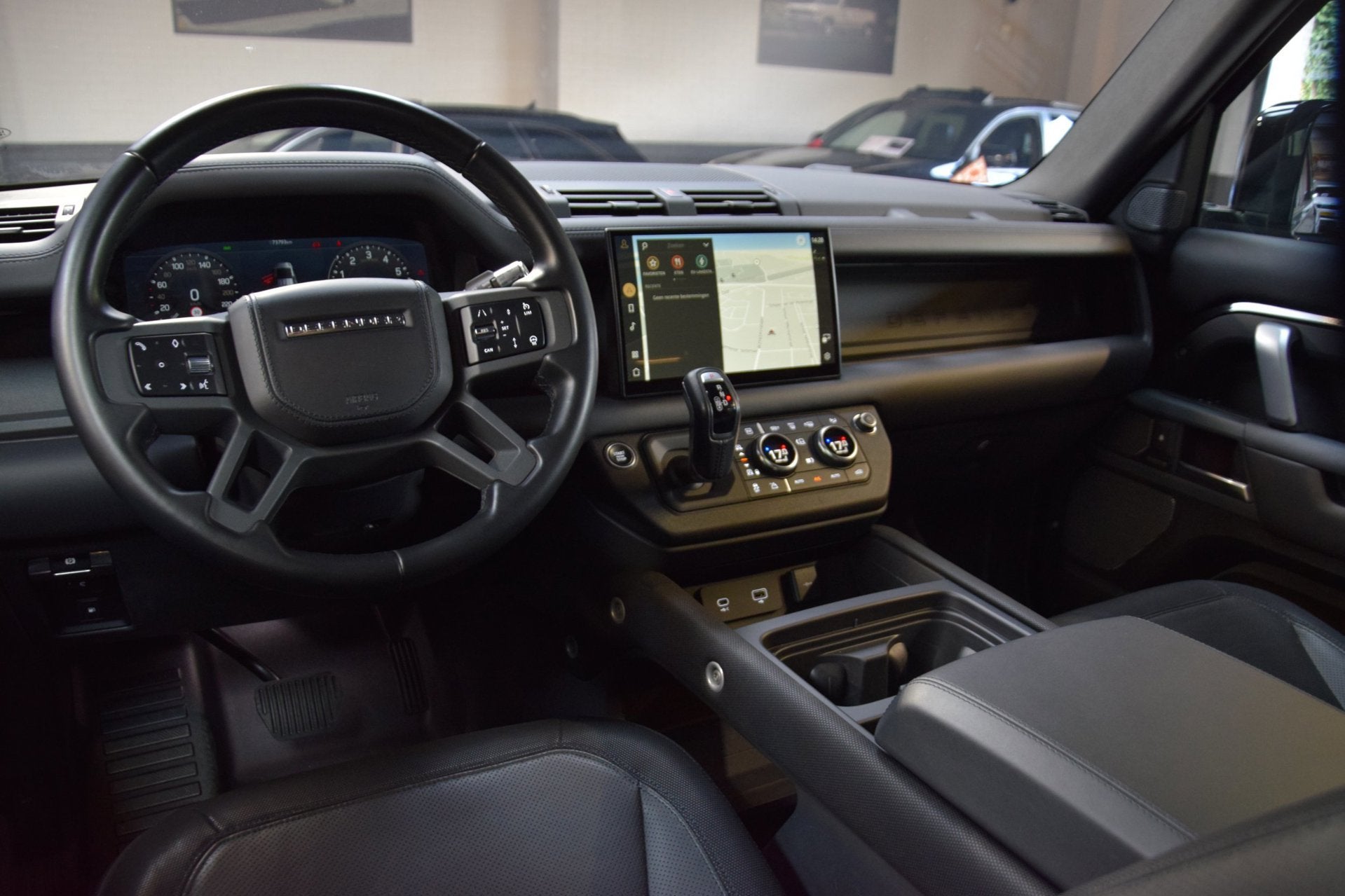 Land Rover Defender 110 2.0 P400e 110 X-Dynamic HSE *Urban*|, Auto's, Land Rover, Automaat, Gebruikt, 4 cilinders, 3000 kg