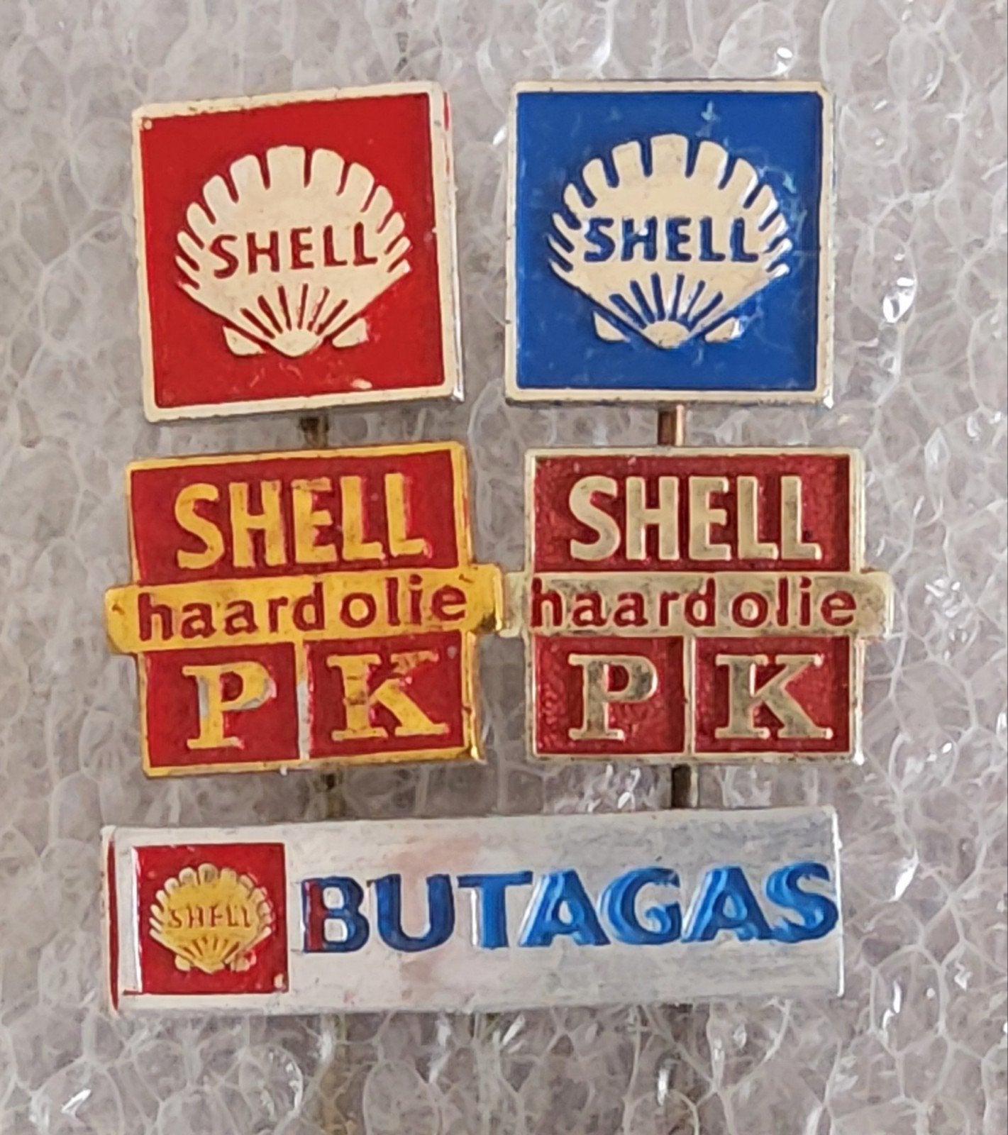 5 Vintage Shell en Butagas Speldjes, Ophalen of Verzenden, Gebruikt, Merk, Speldje of Pin