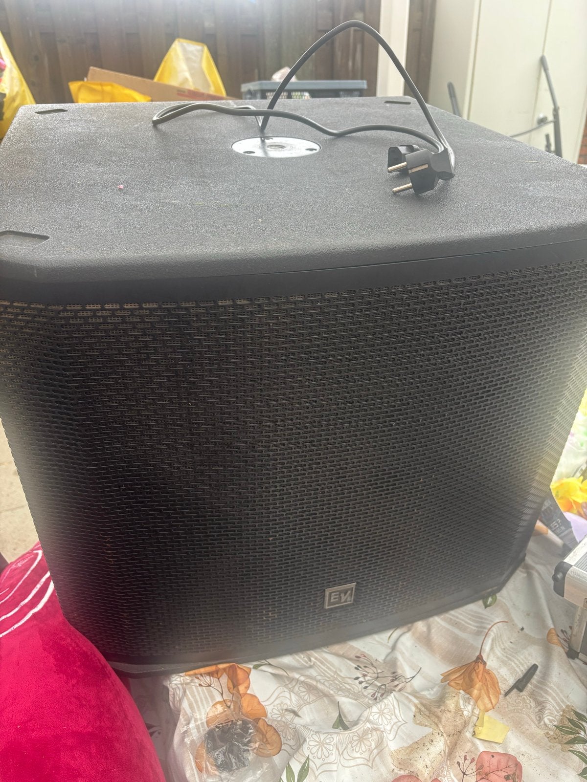 Electro-Voice EKX-18SP 18 inch actieve ( defect ) subwoofer, Gebruikt, Inclusief kabels, Subwoofer, Ophalen of Verzenden