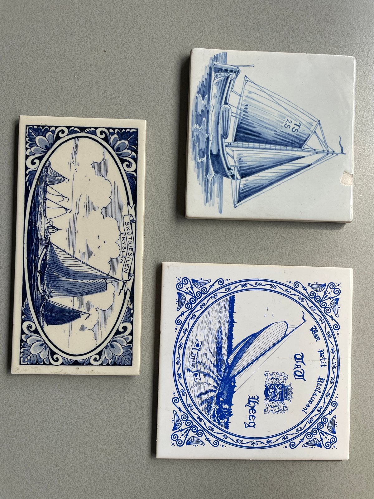 Delfts Blauwe Tegels met platbodems- Set van 3, Antiek en Kunst, Ophalen of Verzenden