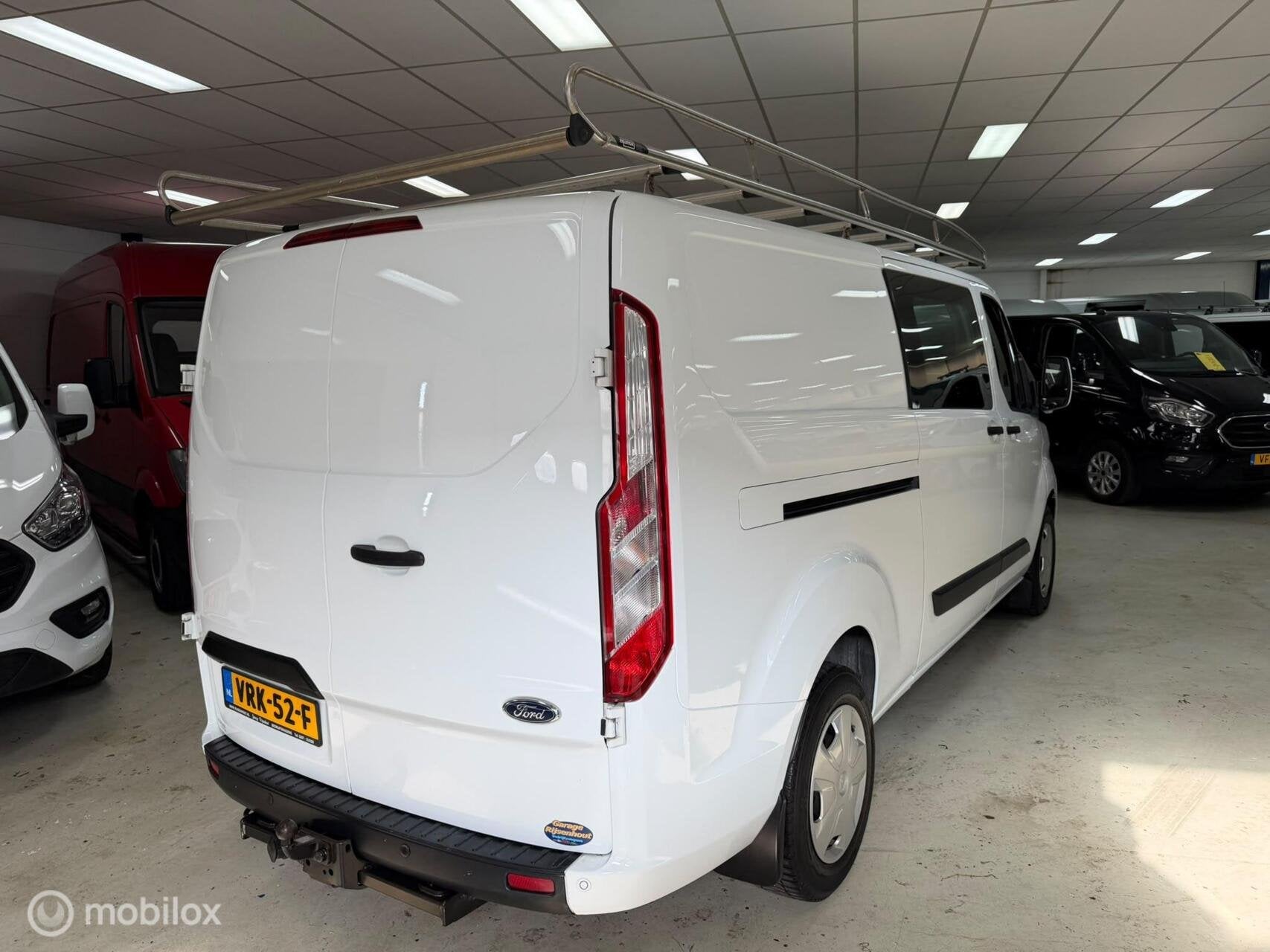 Ford Transit Custom Dubbel Cabine 2.0 TDCI L2H1, 2700 kg, Euro 6, 4 cilinders, 129 pk