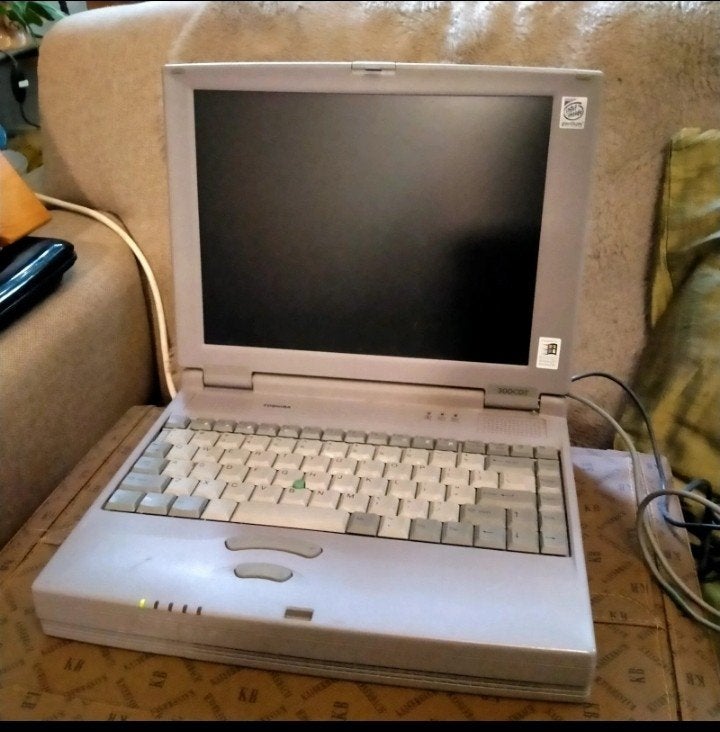 Vintage Toshiba Satellite S300CDT Laptop Windows 95, Computers en Software, Vintage Computers, Ophalen of Verzenden, Toshiba