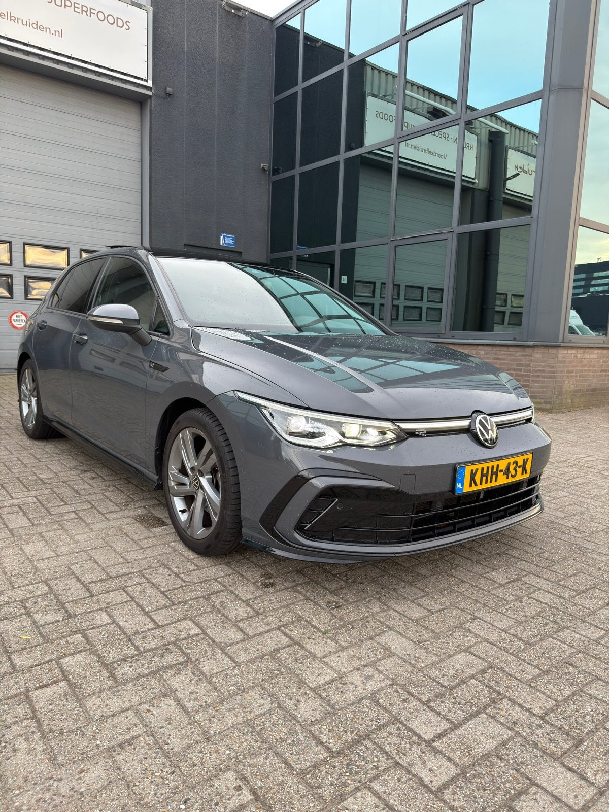Volkswagen Golf 1.5 eTSI R-line/ACC/PANO/CAMERA/IQ, Auto's, Volkswagen, 1498 cc, 4 cilinders, Adaptive Cruise Control, 149 pk