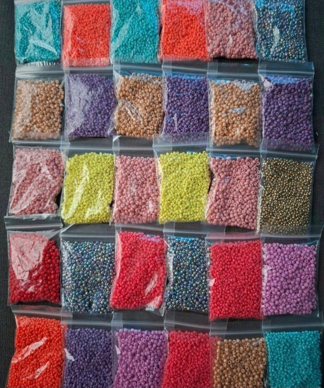 partij 2,3 mm glaskralen rocailles 600 gram pakket kralen, Kraal, -, -, Nieuw