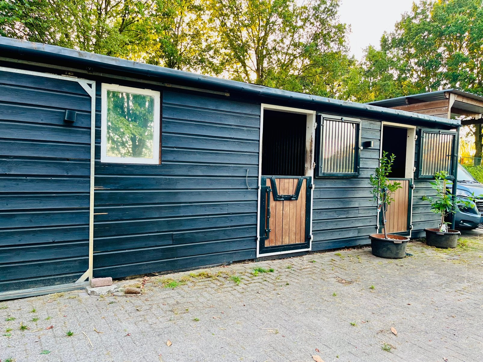 Aangeboden stalling en weidegang, Stalling