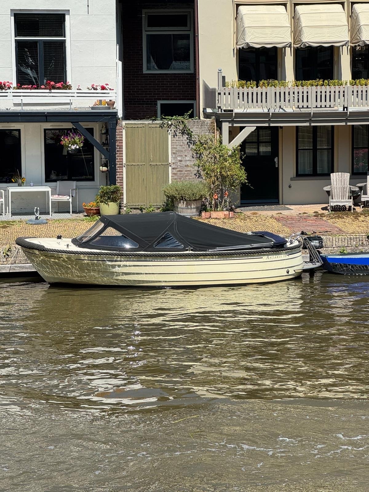 Antaris 570 Biminitop | Buiskap | Zwemplateau | 16PK Vetus d, Auto Dijk Verkoop B.V., Verkoop@autodijk.nl, Hogedijken 24
9101WV  DOKKUM, NL