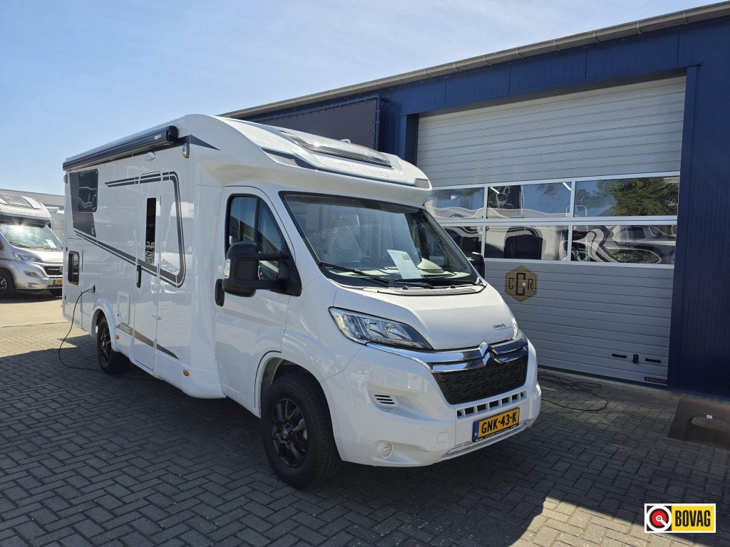 Etrusco T 6900 SB Maxxfan, Fietsendrager, Caravans en Kamperen, Campers, Ringverwarming, 6 tot 7 meter, Bedrijf, Luifel