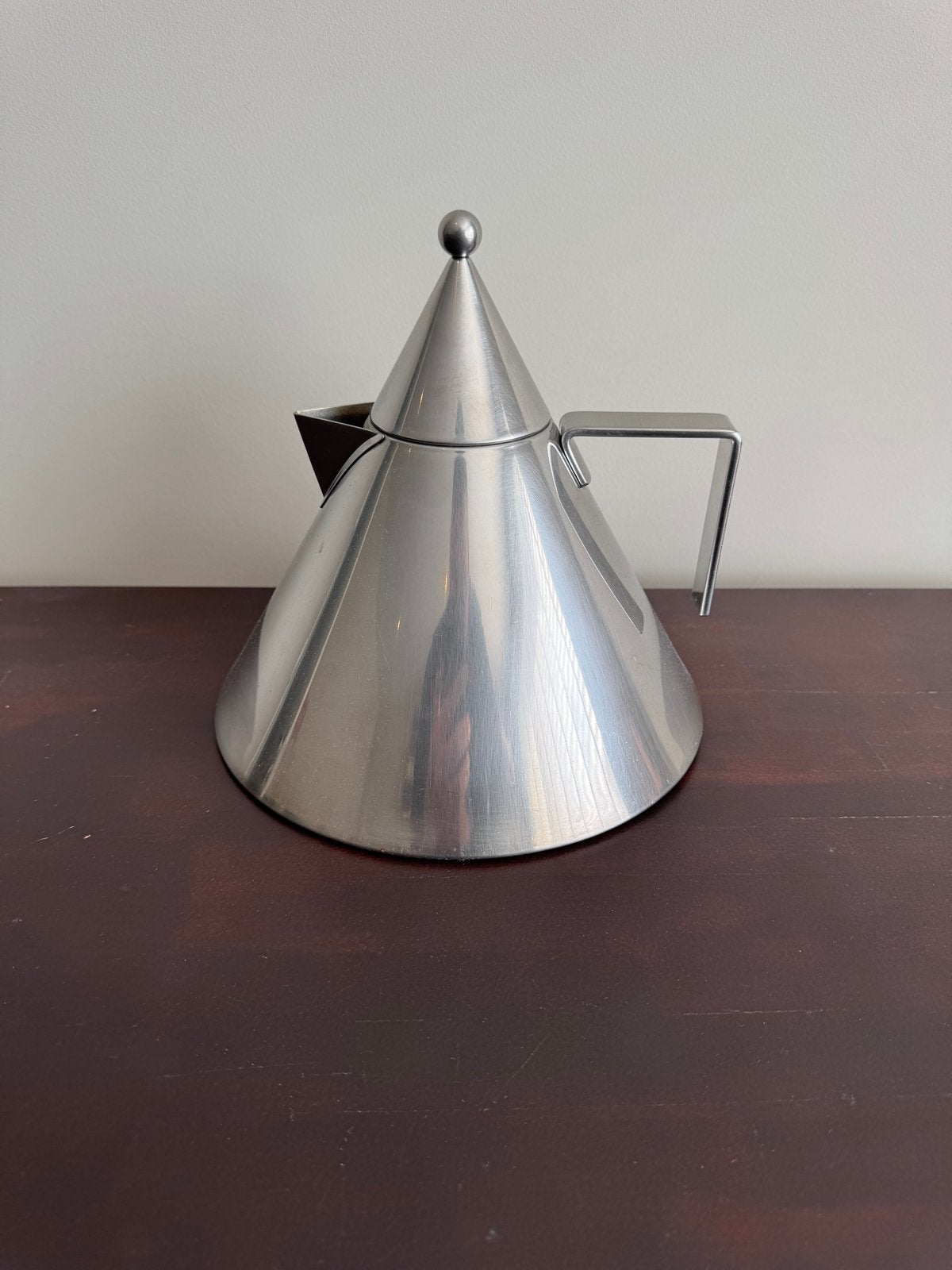 Alessi Conische Theepot/Fluitketel - Vintage Design, Theepot/fluitketel, Gebruikt, Zilver, Ophalen of Verzenden