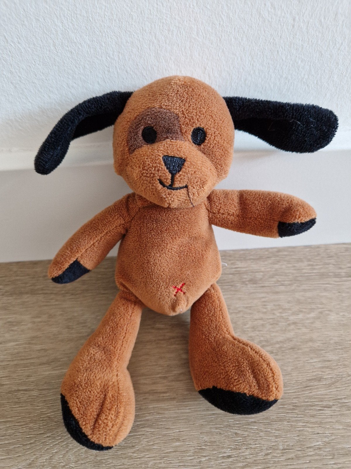 Knuffel konijn Hema bruin zwart rood kruis buik K9385, Ophalen of Verzenden, Zo goed als nieuw, Konijn