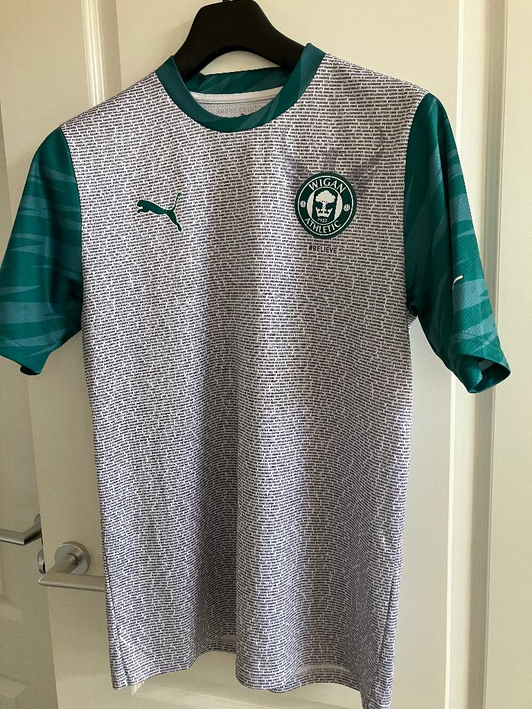 Voetbalshirt Wigan mt M, Sport en Fitness, Maat M, Ophalen of Verzenden, Zo goed als nieuw, Shirt