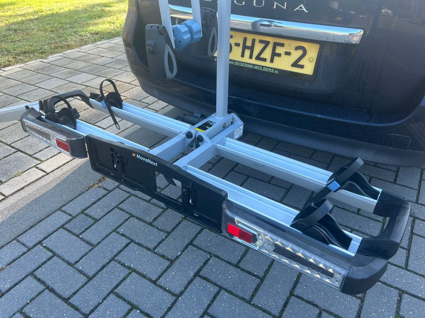 Movanext lux vision met led verlichting nieuw met oprijgoot, Auto diversen, Fietsendragers, Nieuw, Ophalen of Verzenden, Brede banden