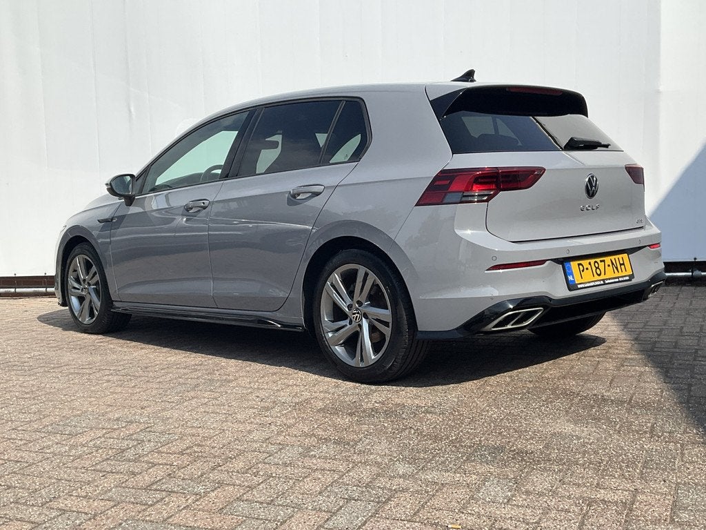 Volkswagen Golf 1.5 eTSI R-Line Business+ Automaat Sfeerverl, Auto's, Euro 6, 4 cilinders, Bedrijf, 1252 kg