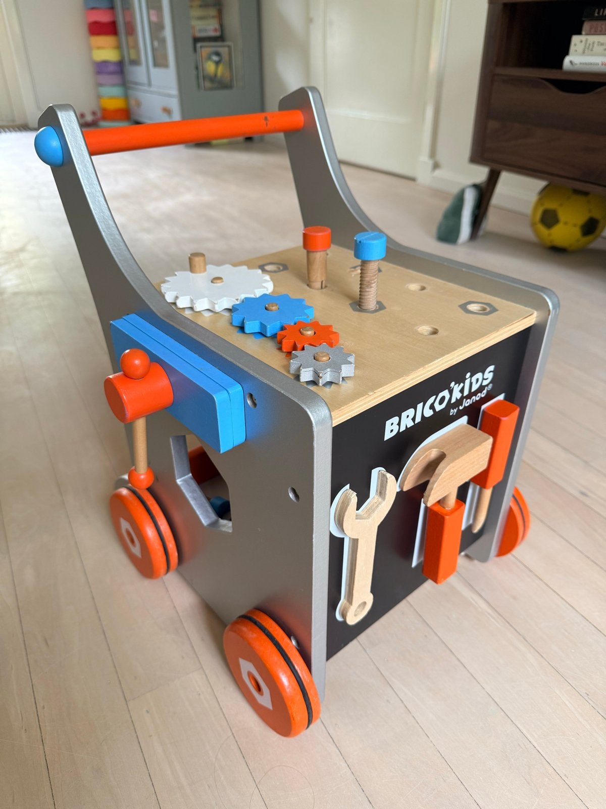 Brico Kids kluskar van Janod - Houten loopwagen en werkbank, Ophalen, Gebruikt, Jongen of Meisje