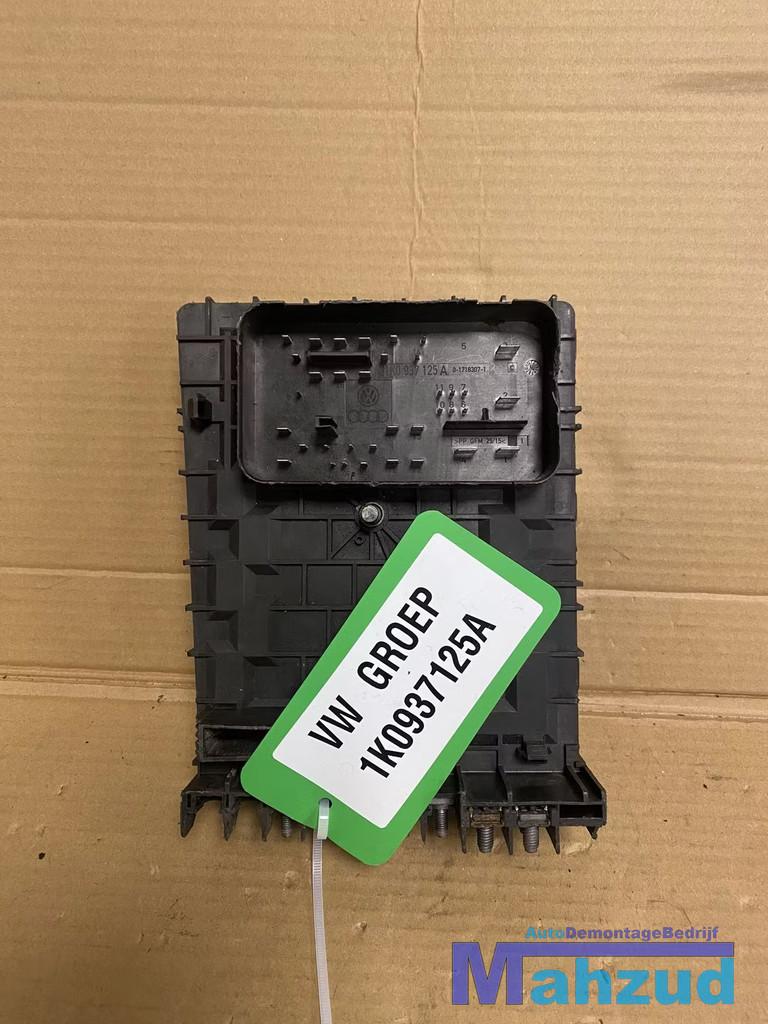 VW GOLF 5 Zekeringkast 1K0937125A 2004-2010, Gebruikt, Volkswagen, Volkswagen AG, Berliner Ring 2
38440  Wolfsburg, DE