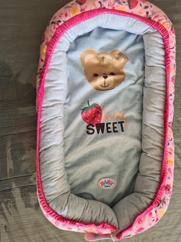 baby born matje /bedje, Kinderen en Baby's, Speelgoed | Poppen, Ophalen of Verzenden, Zo goed als nieuw, Overige typen