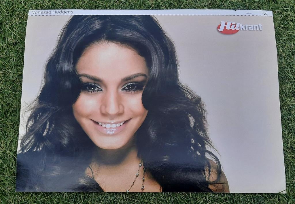 Poster A4 Hitkrant 2008 Vanessa Hudgens / Dennis Weening, Verzamelen, Posters, Gebruikt, Film en Tv, A4 of kleiner, Rechthoekig Liggend